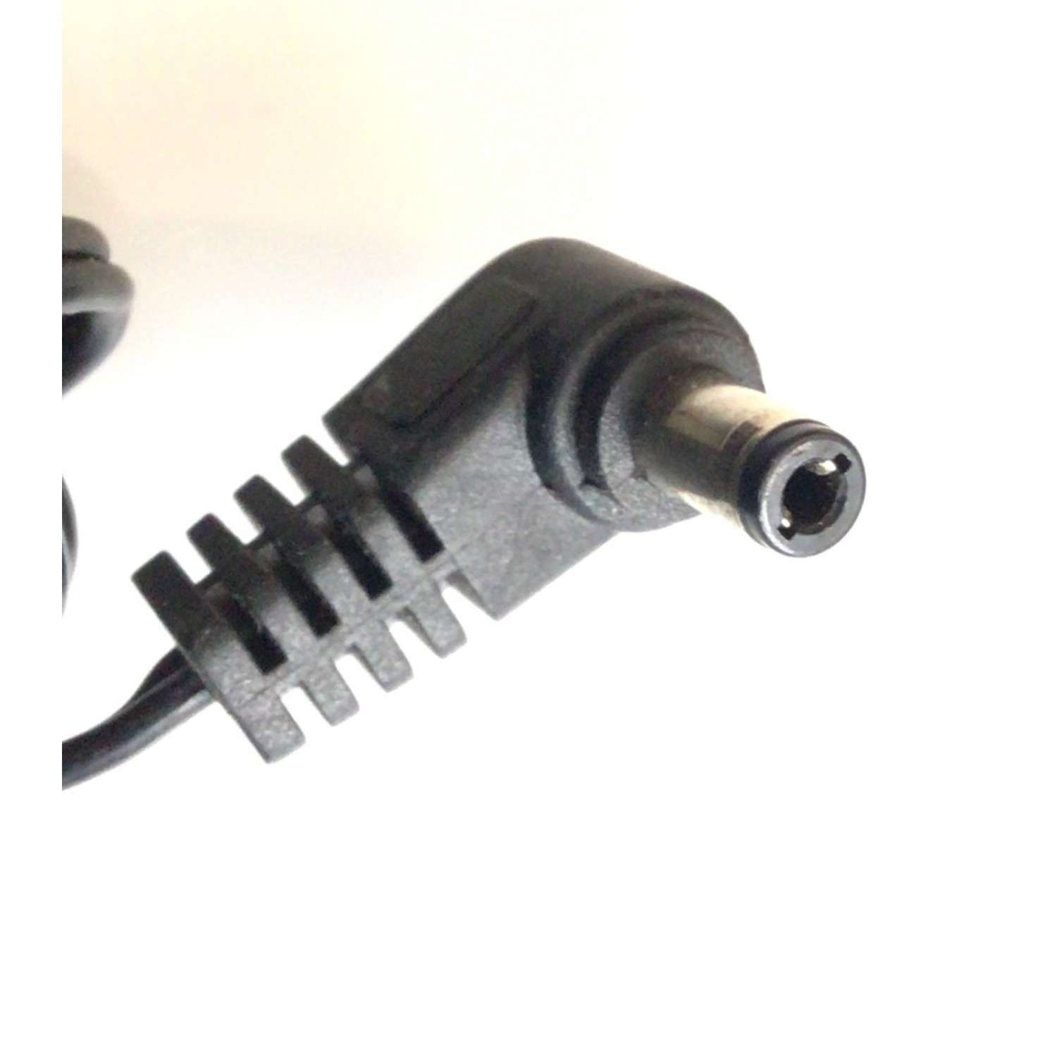 CARGADOR / ADAPTADOR DE FUENTE DE ALIMENTACION SUNNY  VCA-VCD / NUMERO DE PARTE SYS1308-1505 / ENTRADA VCA 100-240V~ 1.0A MAX,50-60HZ / SALIDA VCD 5V 3.0A / MODELO SYS1308-1505-W2 - Imagen 3